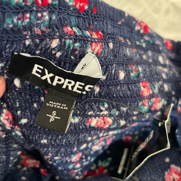 Express floral halter maxi dress - Picture 9 of 10